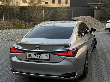 Lexus ES, 2022 — 照片 3