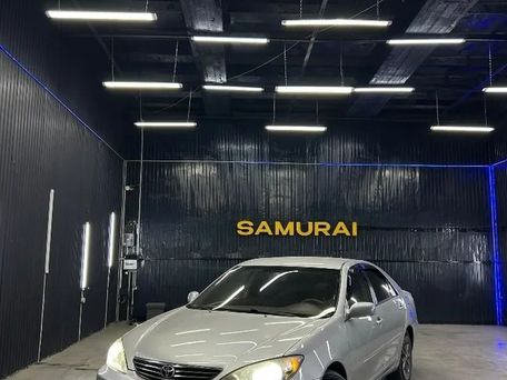 Toyota Camry, 2005