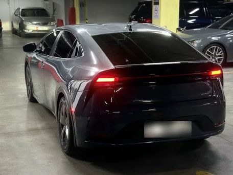Toyota Prius v (+), 2023 — сүрөт 3
