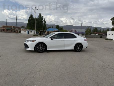 Toyota Camry, 2020 — photo 2