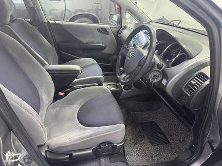 Honda Fit, 2003 — photo 8