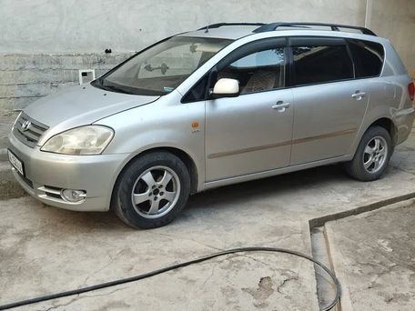Toyota Avensis Verso, 2002 — 照片 2