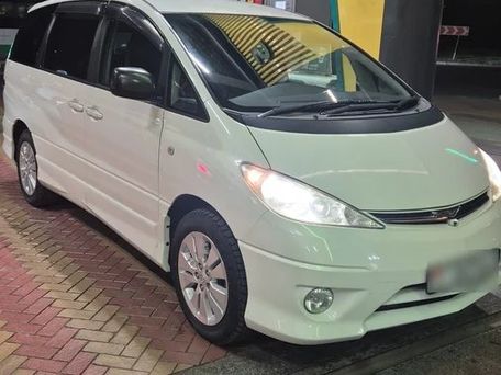 Toyota Estima, 2004 — photo 1