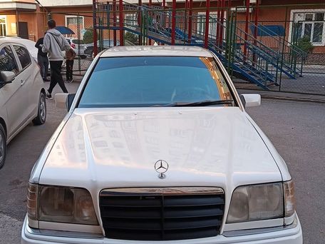 Mercedes-Benz E-Класс, 1993 — 照片 3