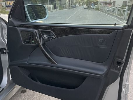 Mercedes-Benz E-Класс, 2001 — 照片 11