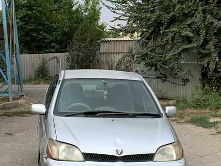 Toyota Platz, 2000 — photo 4
