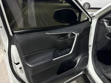 Toyota RAV4, 2019 — photo 8