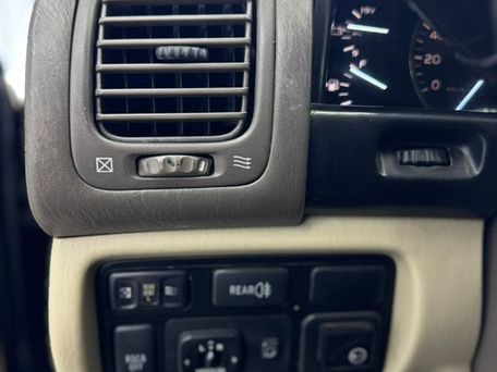 Lexus LX, 2004 — фото 10