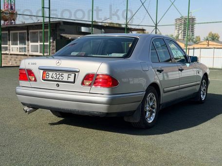 Mercedes-Benz E-Class, 1996 — сүрөт 7