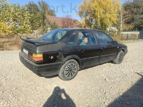 Volkswagen Passat, 1988 — сүрөт 3