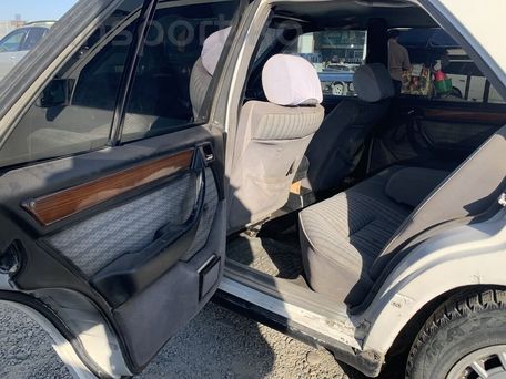 Mercedes-Benz W124, 1991 — photo 7
