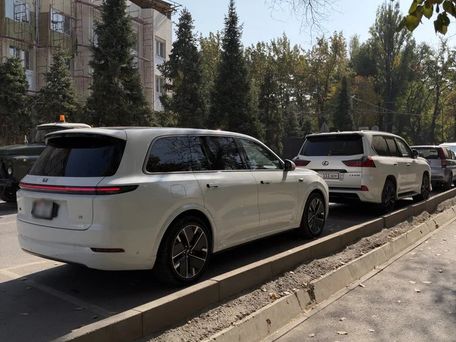 Li Auto (Lixiang) L9, 2025 — 照片 2