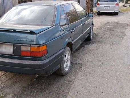 Volkswagen Passat, 1990 — photo 1