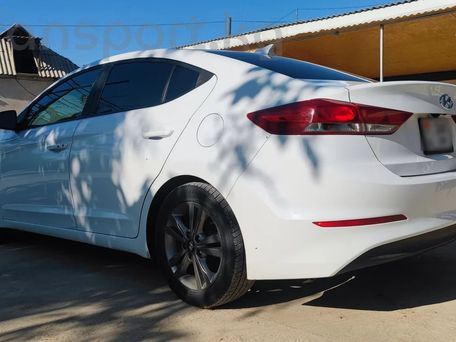 Hyundai Elantra, 2017 — 照片 4