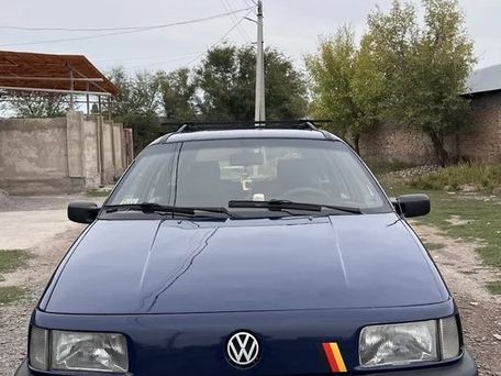 Volkswagen Passat, 1990