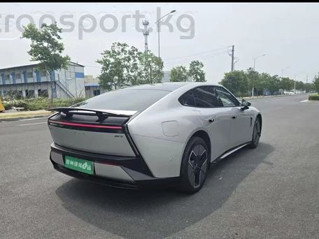 Xpeng P7+, 2025 — photo 6