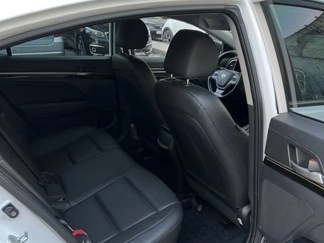 Hyundai Avante, 2018 — сүрөт 9