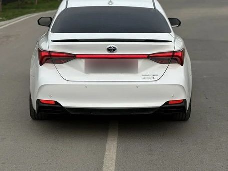 Toyota Avalon, 2018 — фото 1