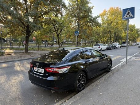 Toyota Camry, 2018 — 照片 6