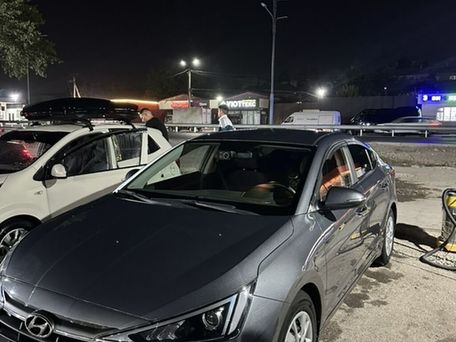 Hyundai Avante, 2018 — 照片 3