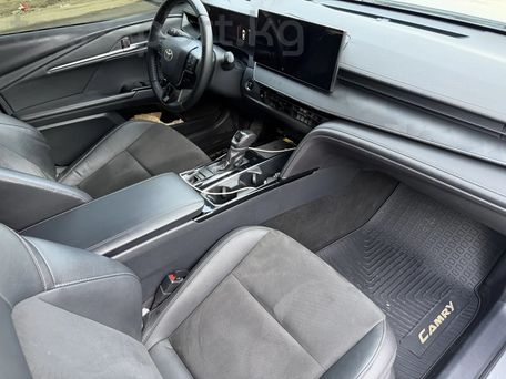 Toyota Camry, 2024 — 照片 4
