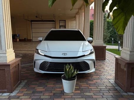 Toyota Camry, 2026 — 照片 1