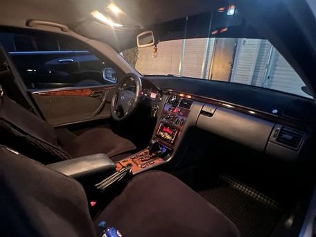 Mercedes-Benz E-Класс, 2001 — photo 9