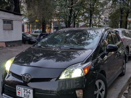 Toyota Prius, 2013 — photo 1