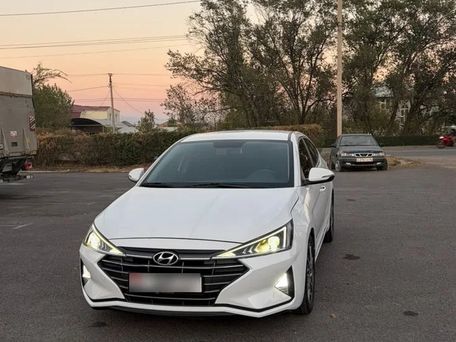 Hyundai Avante, 2019 — 照片 1