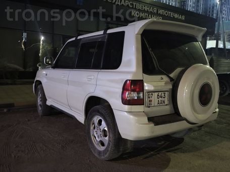 Mitsubishi Pajero iO, 2003 — 照片 1