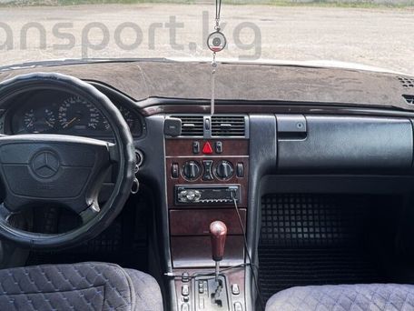 Mercedes-Benz E-Class, 1997 — photo 10