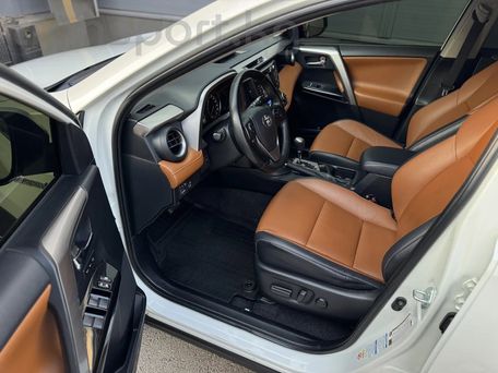Toyota RAV4, 2018 — photo 8