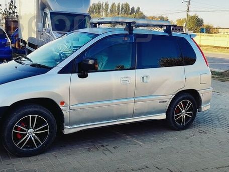 Mitsubishi Chariot, 1998 — photo 3