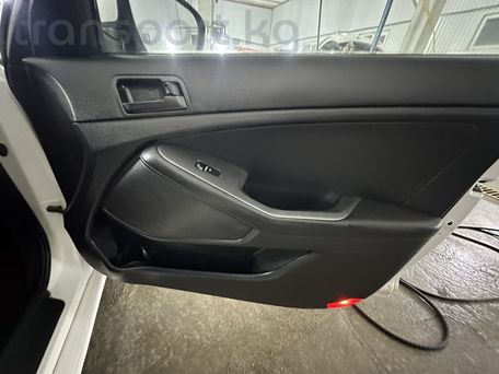 Kia K5, 2011 — photo 11
