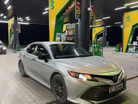 Toyota Camry, 2018 — photo 1