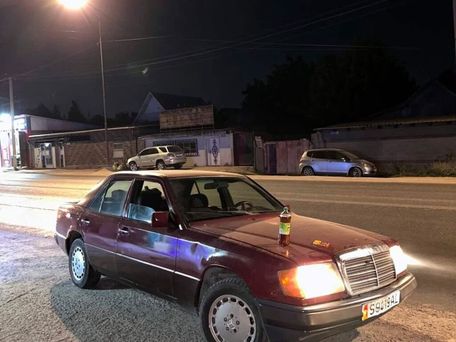 Mercedes-Benz W124, 1992