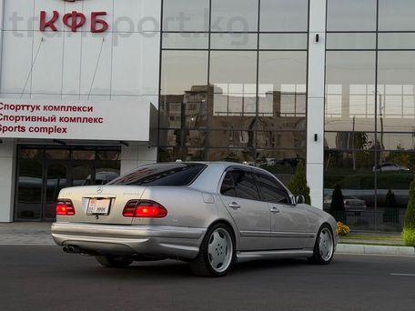 Mercedes-Benz E-Класс, 2001 — 照片 4