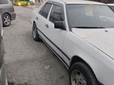 Mercedes-Benz W124, 1989 — photo 3