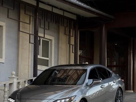 Lexus ES, 2019 — 照片 1