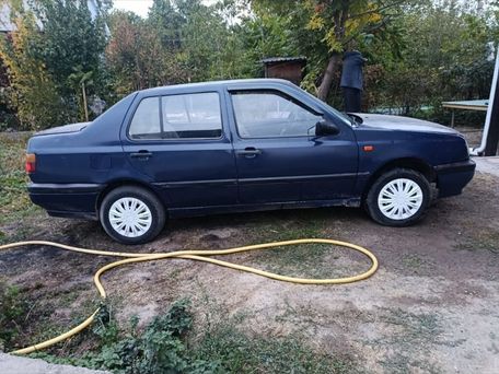 Volkswagen Vento, 1992 — 照片 5