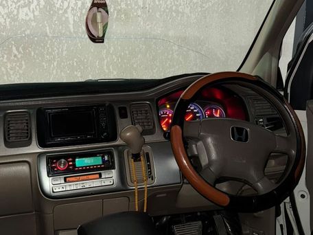 Honda Stepwgn, 2001 — photo 5