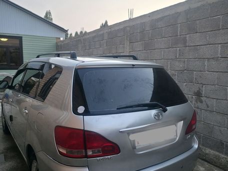 Toyota Avensis Verso, 2002 — 照片 3