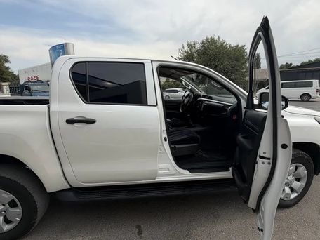 Toyota Hilux, 2021 — сүрөт 4