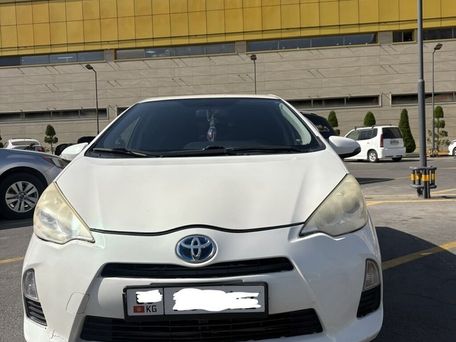 Toyota Prius c, 2012 — сүрөт 1