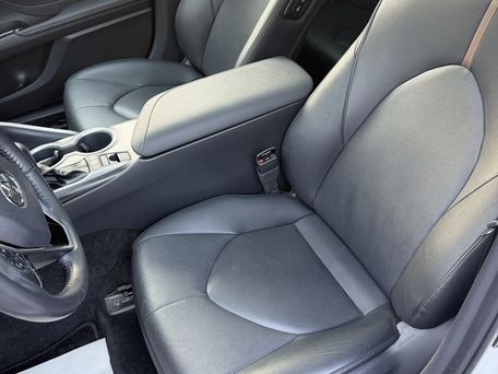 Toyota Camry, 2023 — фото 11