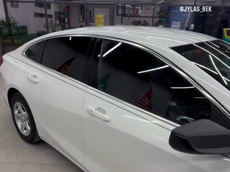 Chevrolet Malibu, 2017 — 照片 3