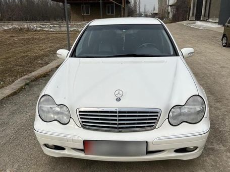 Mercedes-Benz C-Класс, 2003 — 照片 2