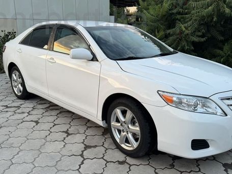 Toyota Camry, 2010 — 照片 2