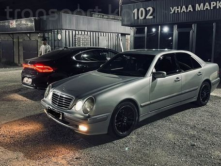 Mercedes-Benz E-Class, 2001 — photo 6