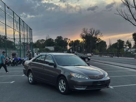 Toyota Camry, 2004